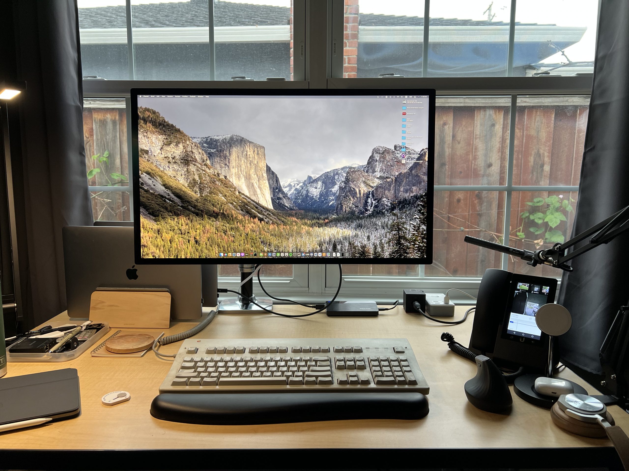 Uncommon Observations about the VESA Studio Display - Reid Burke